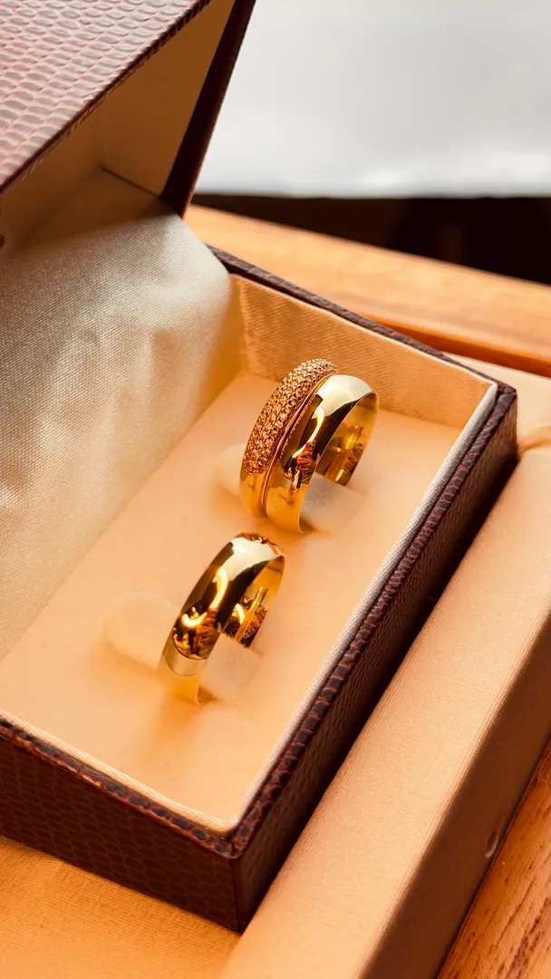 Alianças elegantes para casal
